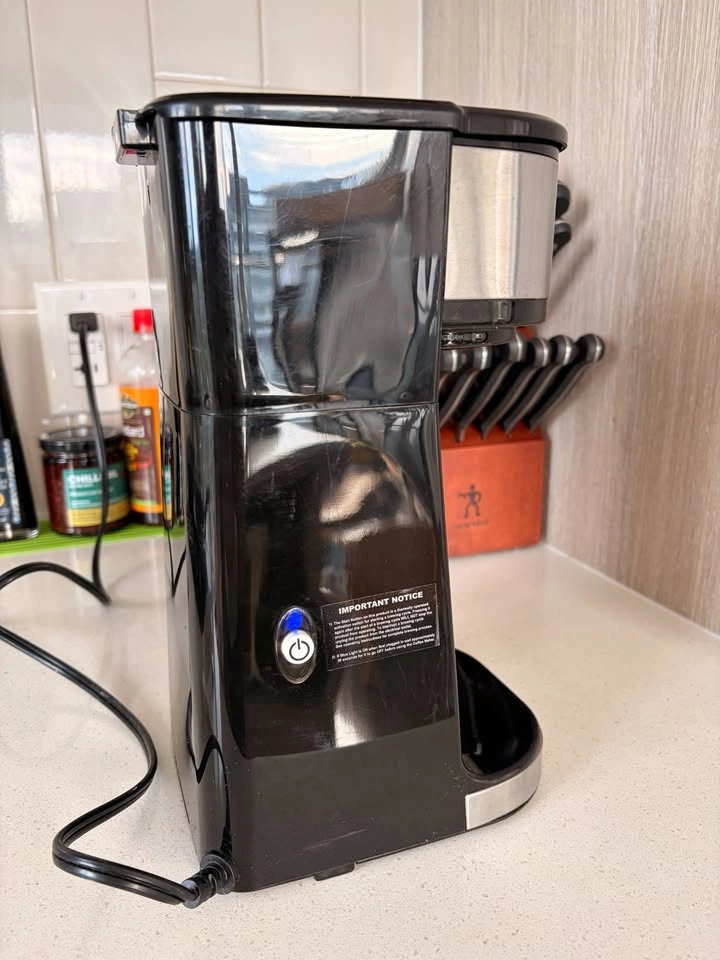 Frigidaire 1-Cup Retro Coffee Maker - photo 3
