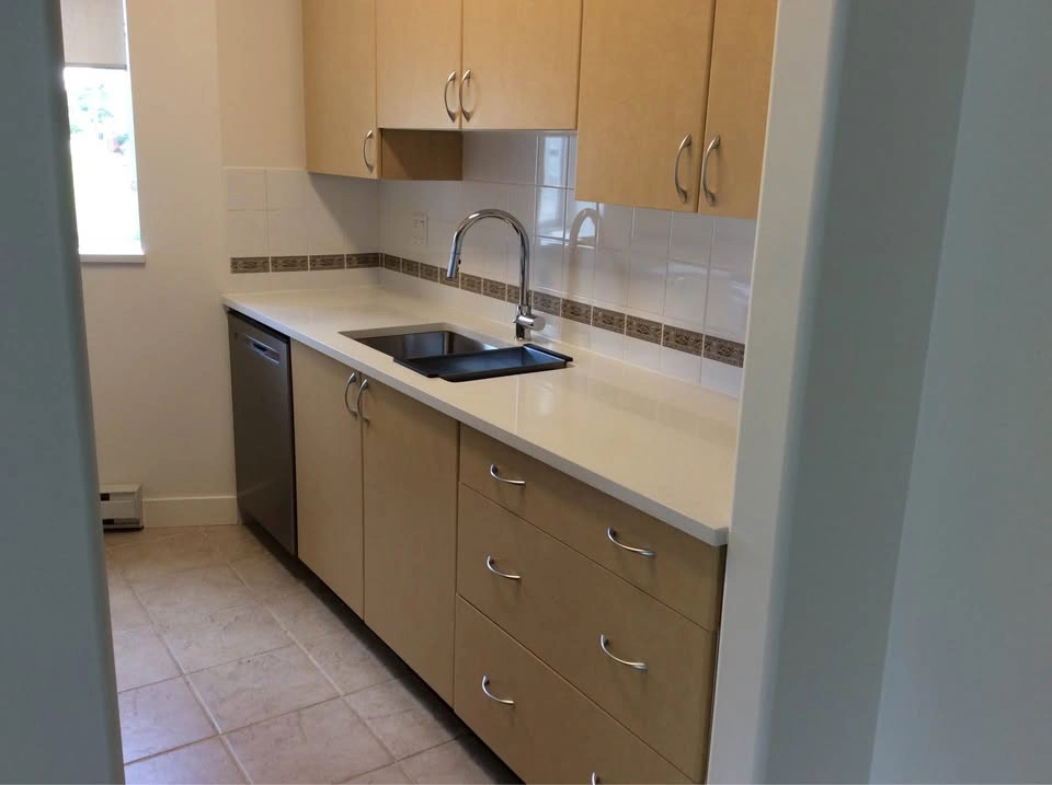 1 Bedroom 1 Bathroom Apartment - photo 2