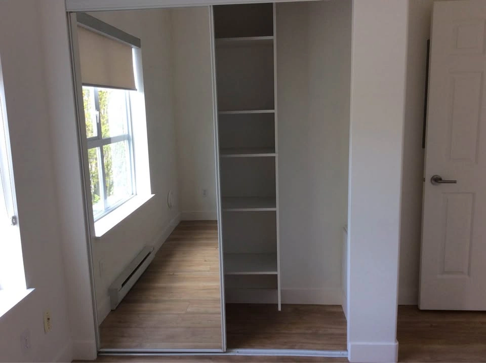1 Bedroom 1 Bathroom Apartment - photo 5
