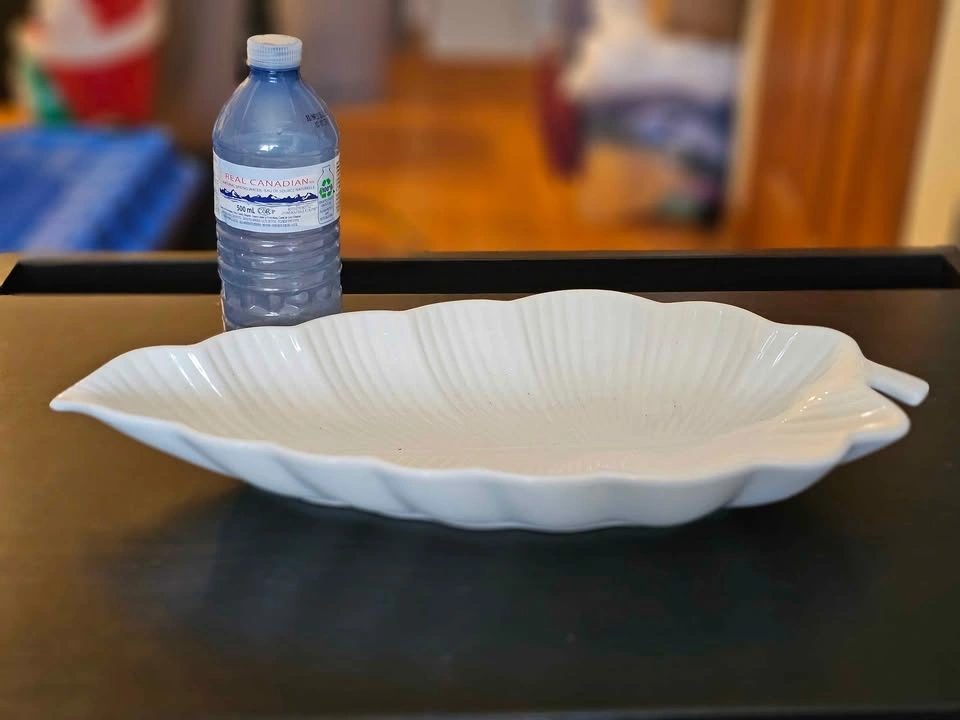 White leaf shaped festive food serving dish 16 3/4" - photo 3