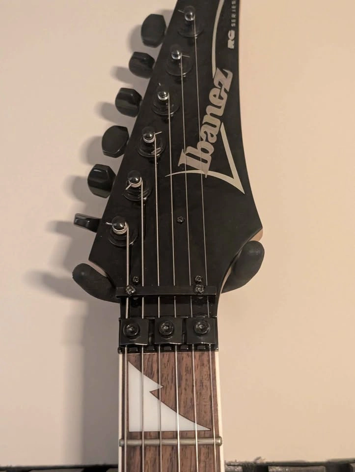 Ibanez RG Series (with gig bag) - photo 2