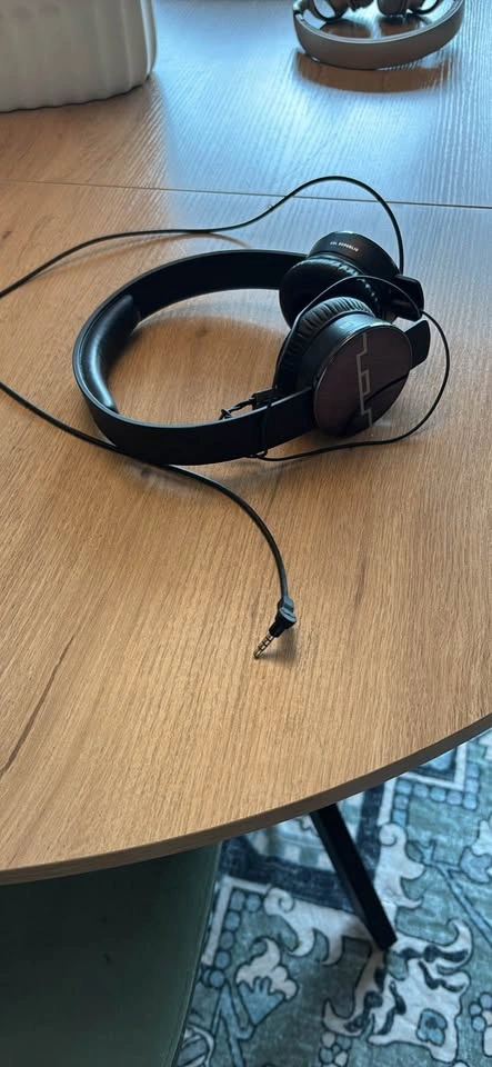 SOL REPUBLIC HEADPHONES - photo 4