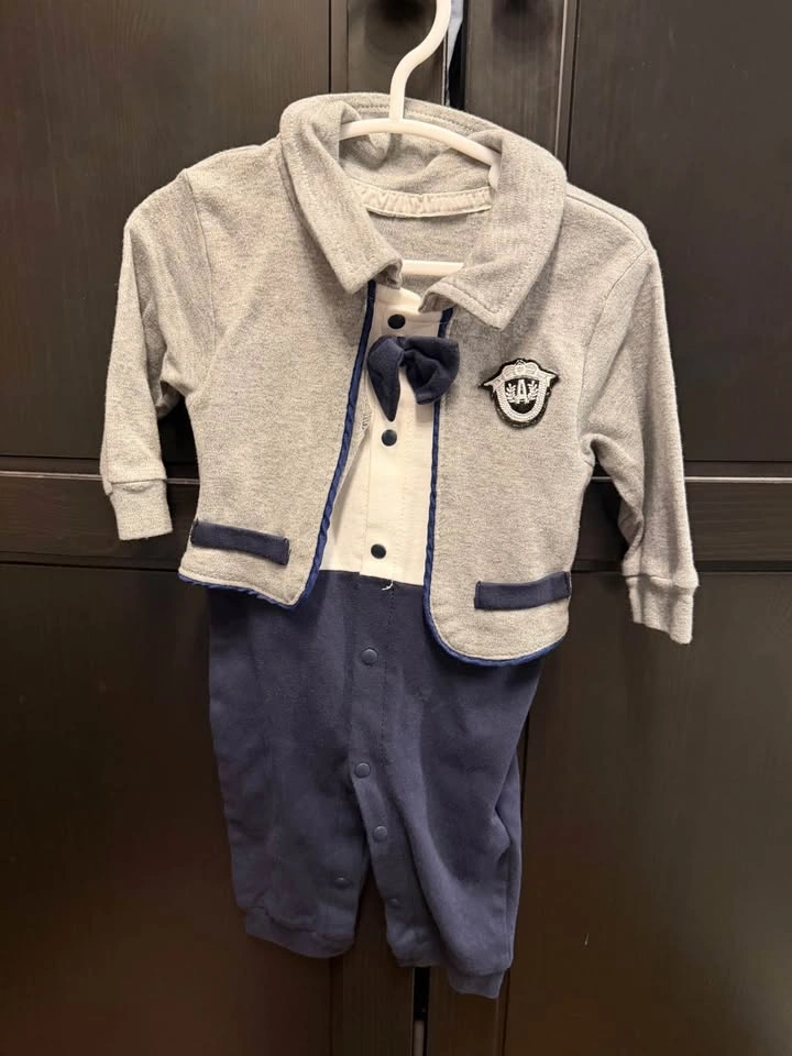 Baby boy suit style one piece size 0-3 months - photo 3