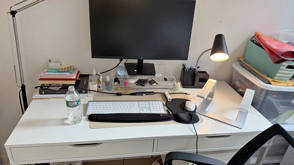 White Modern Desk with Drawers