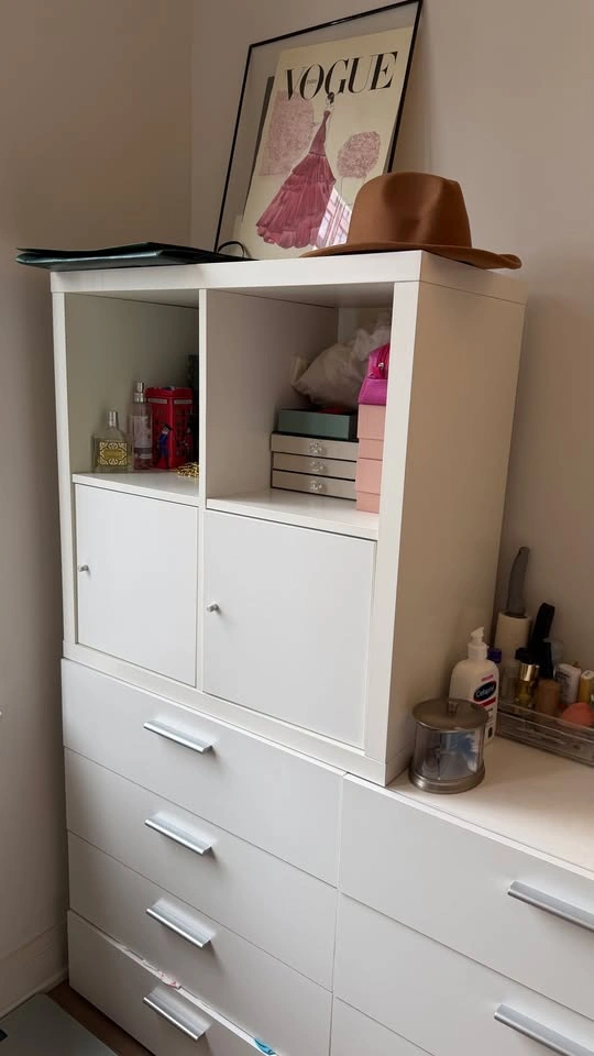White Modern 4-Drawer Dressers (Set of 2) - photo 3