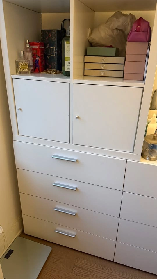 White Modern 4-Drawer Dressers (Set of 2) - photo 5