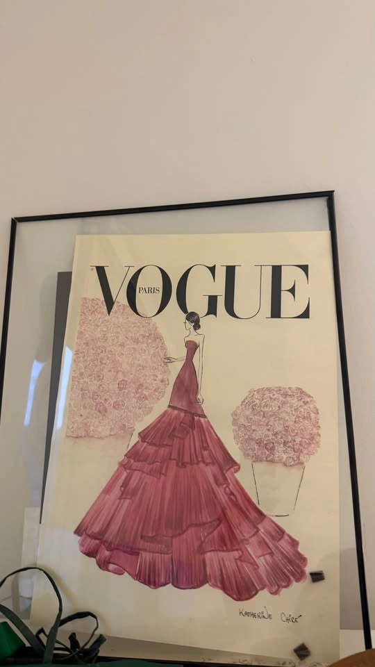 Parisian Fashion Illustration Print – "Vogue"-Style Wall Art - photo 2
