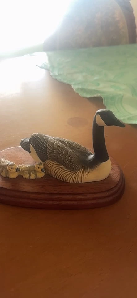 Goose and Parrot Figurines - photo 3