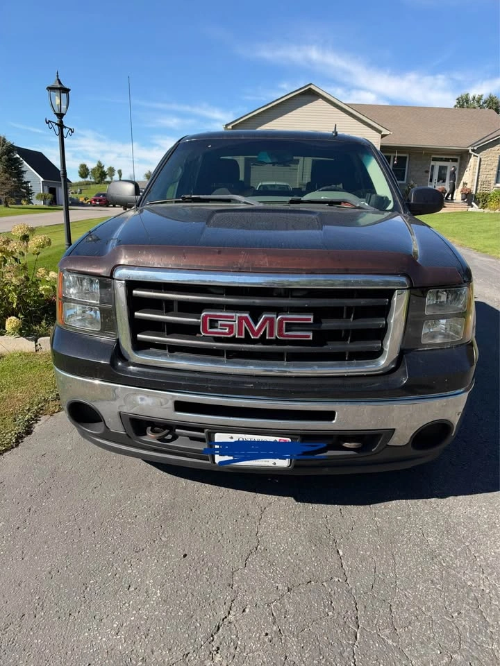 2010 GMC Sierra - photo 2
