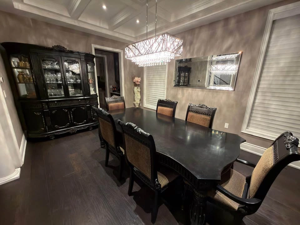 Elegant wood dining table set + matching buffet - photo 2