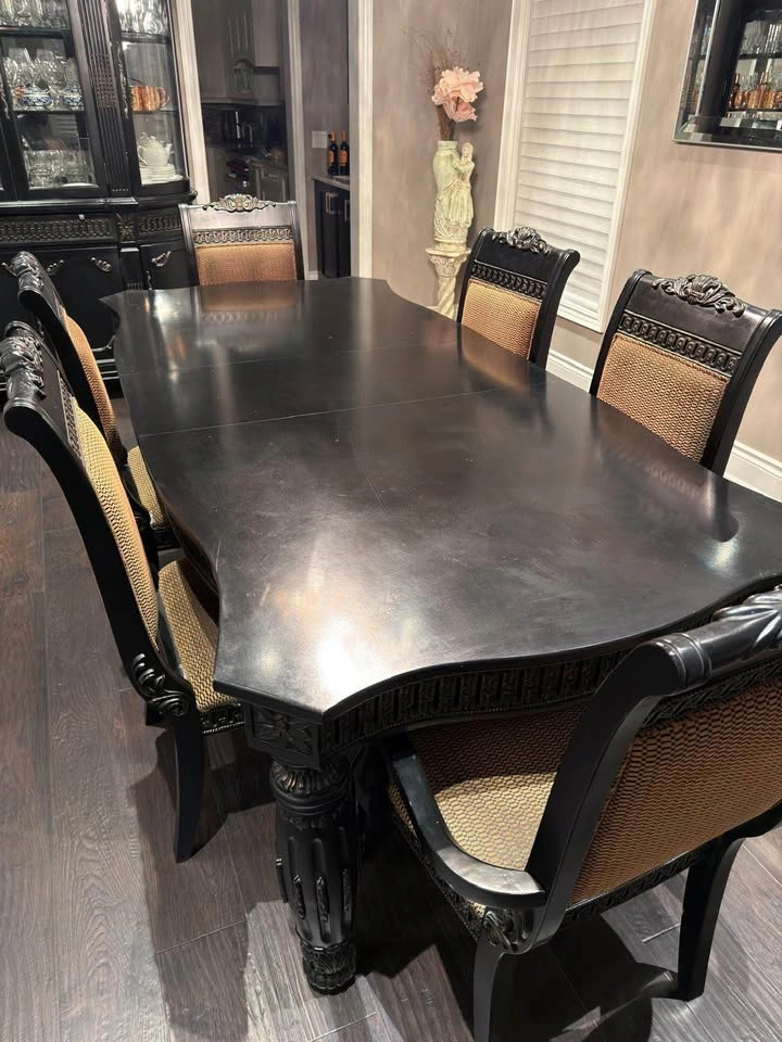 Elegant wood dining table set + matching buffet - photo 3