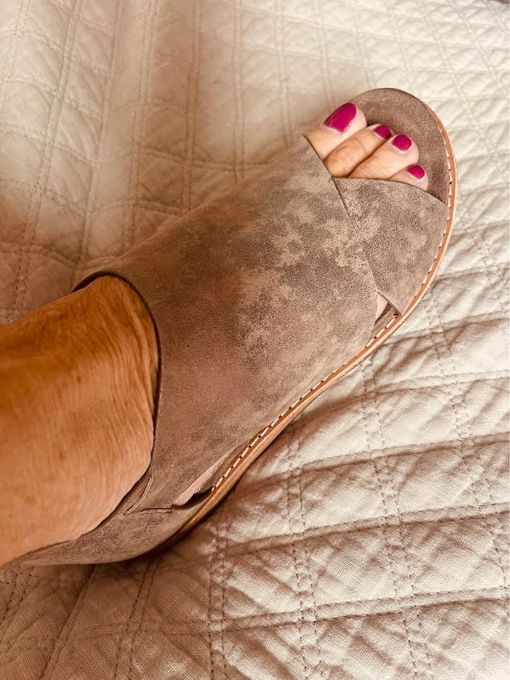 Sofft Women's Evonne Sandal Metallic Smoke Leather Size 7.5/8 - photo 5
