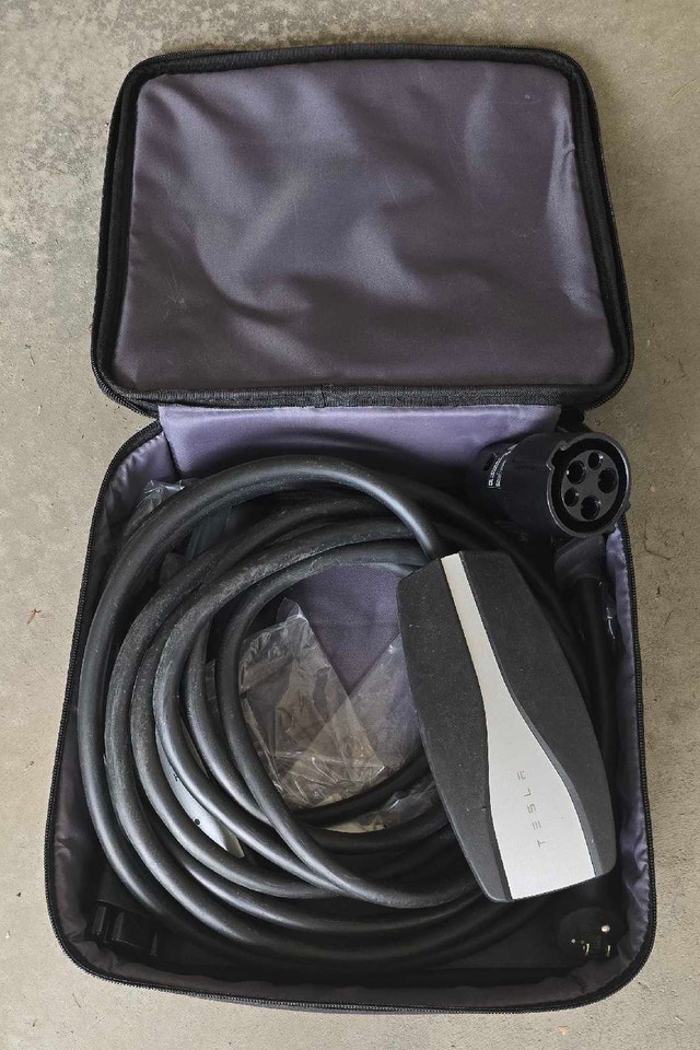 Tesla Gen 2 Mobile Connector Bundle plus home adapter - photo 2