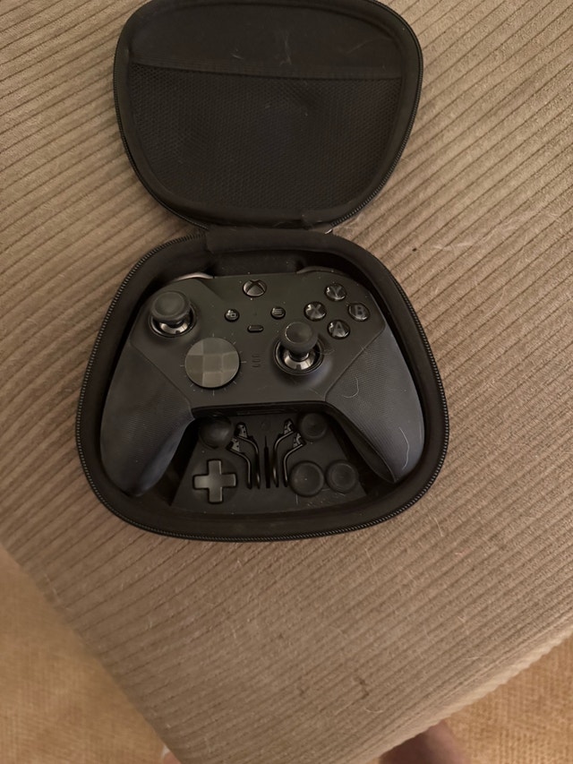 Xbox elite series 2 controller - photo 2