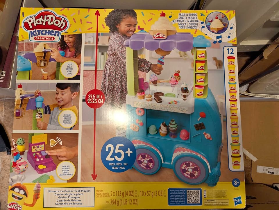 BNIB Play Doh Ultimate Ice Cream Truck Playset
