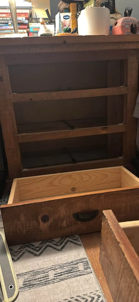 Rustic Pine Dresser - photo 3