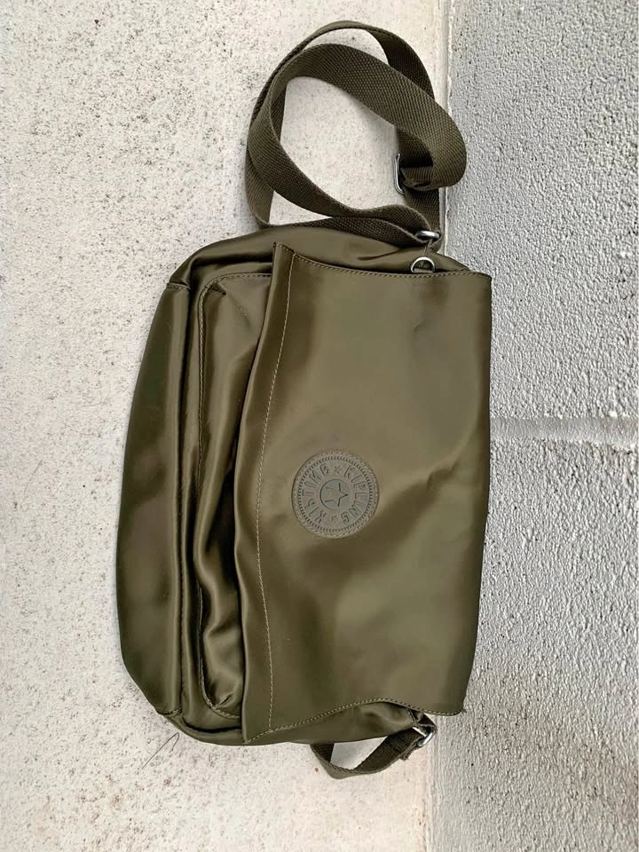 Kipling Olive Green Crossbody Messenger Bag – Like New – $30