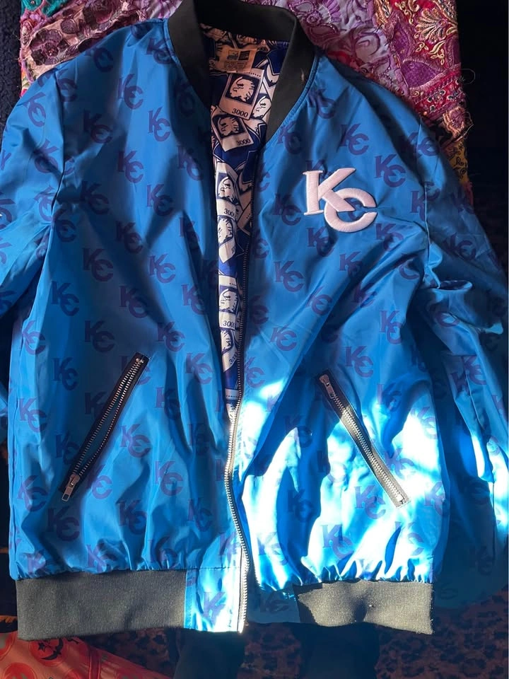 Blue Eyes White Dragon Jacket (Medium) - photo 2