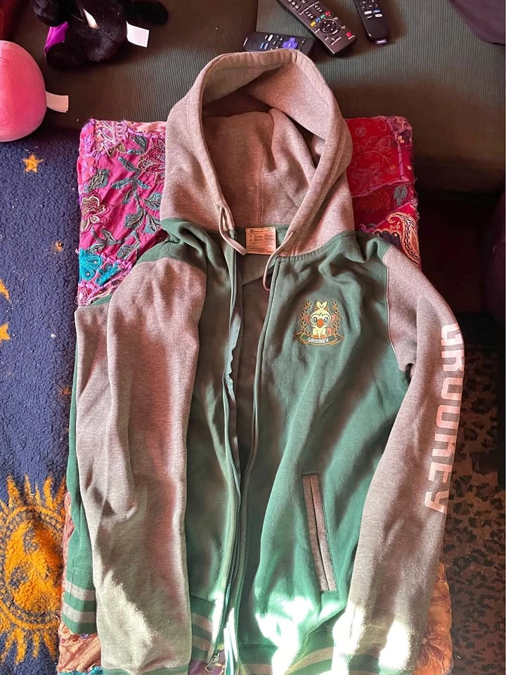 Pokémon Centre Grookey Jacket (small)