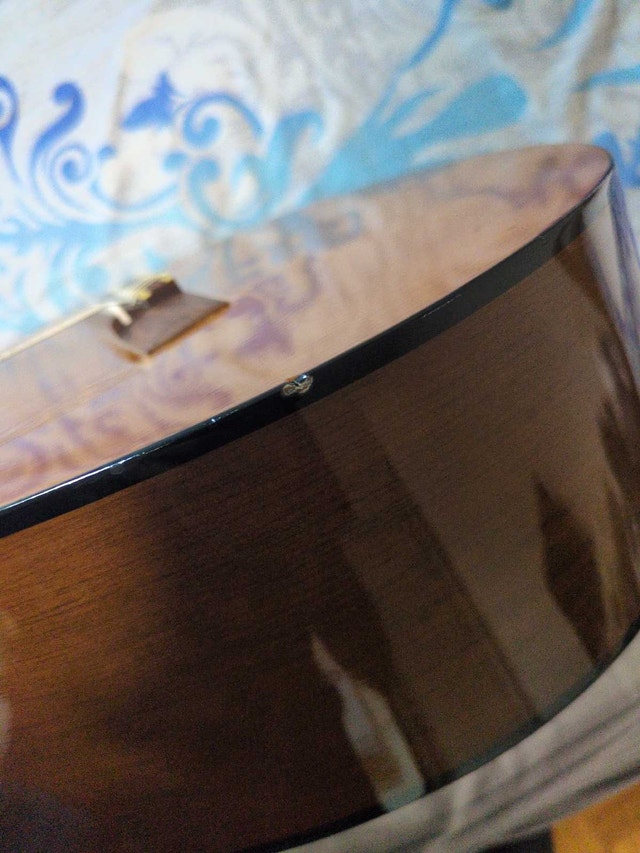 Yamaha C4 guitar + accessories - photo 5