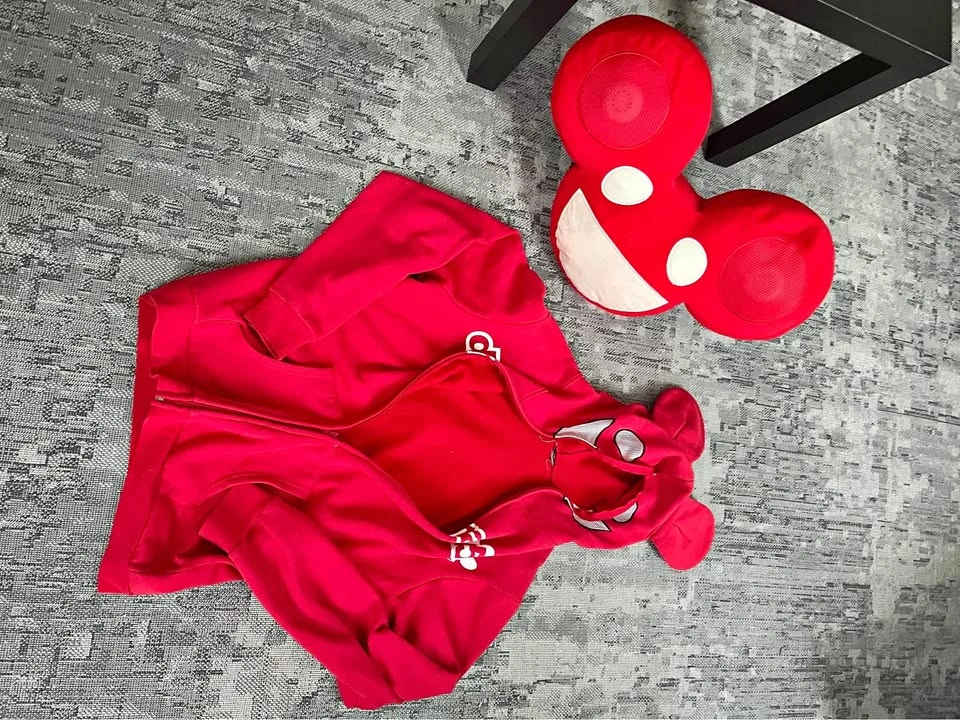 Dead mouse series 5 hoodie and pillow