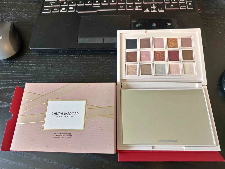 Laura Mercier Pièce de Résistance Eye & Cheek Essentials