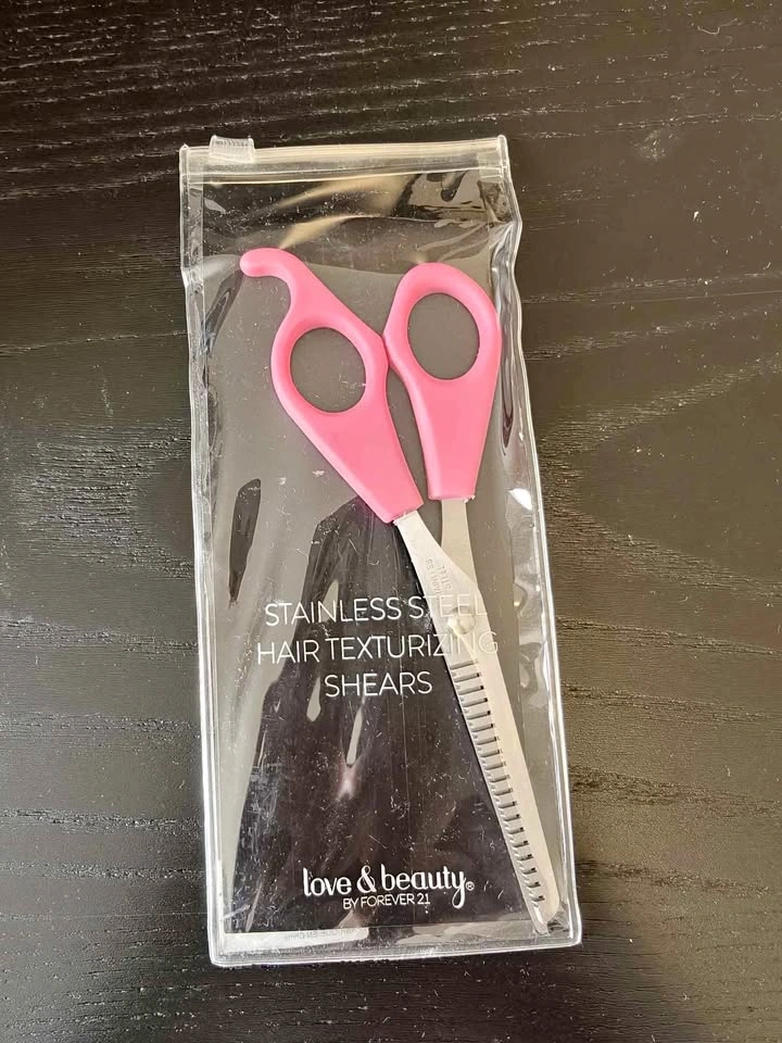 Love & Beauty by Forever 21 Hair Texturizing Shears