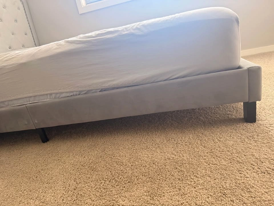 Queen Size Grey Velvet Tufted Bed Frame with Mattress - photo 2