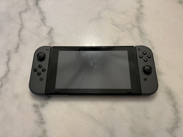 Nintendo Switch V1 - photo 2