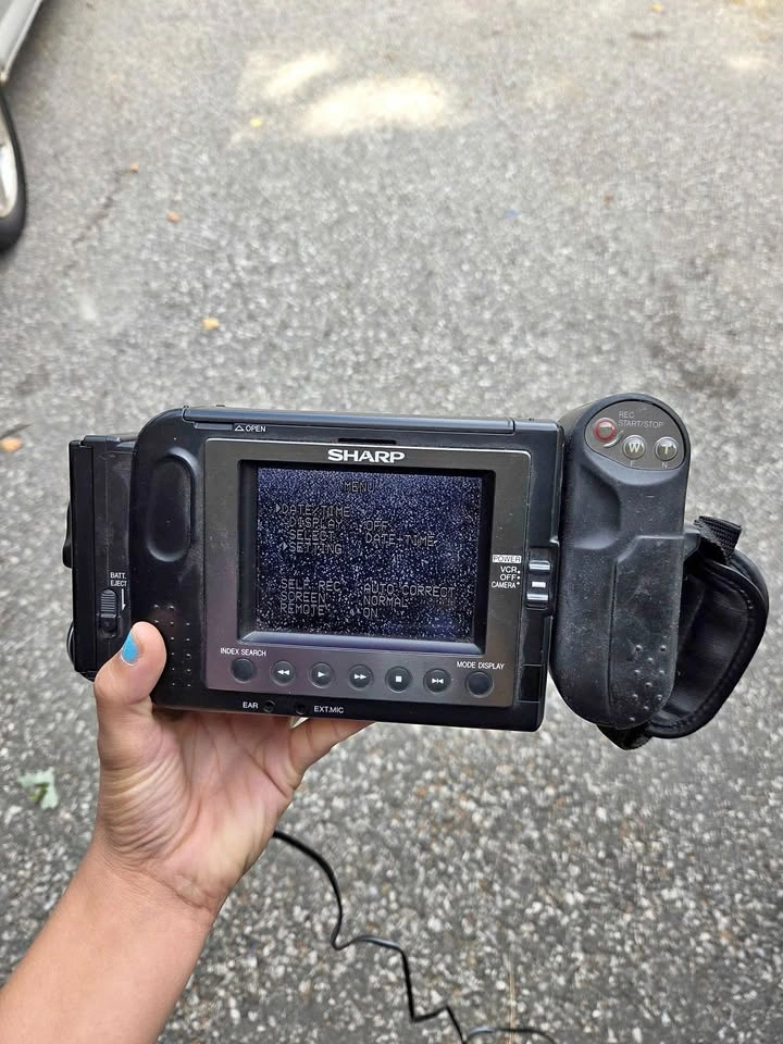 Sharp Viewcam 8mm Camcorder / VCR Player - TESTED WORKING