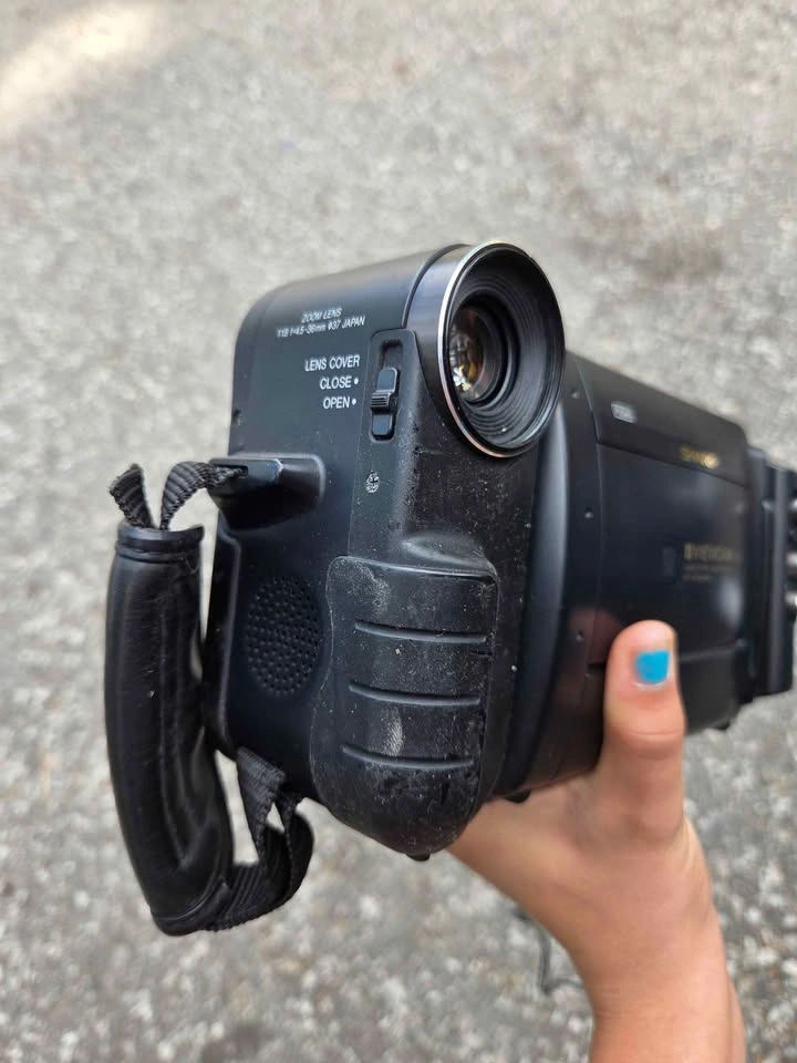 Sharp Viewcam 8mm Camcorder / VCR Player - TESTED WORKING - photo 3