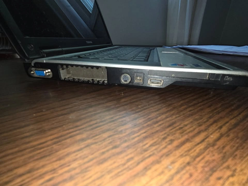 Vintage Toshiba Satellite Pro M70 Laptop - Windows Vista - photo 4
