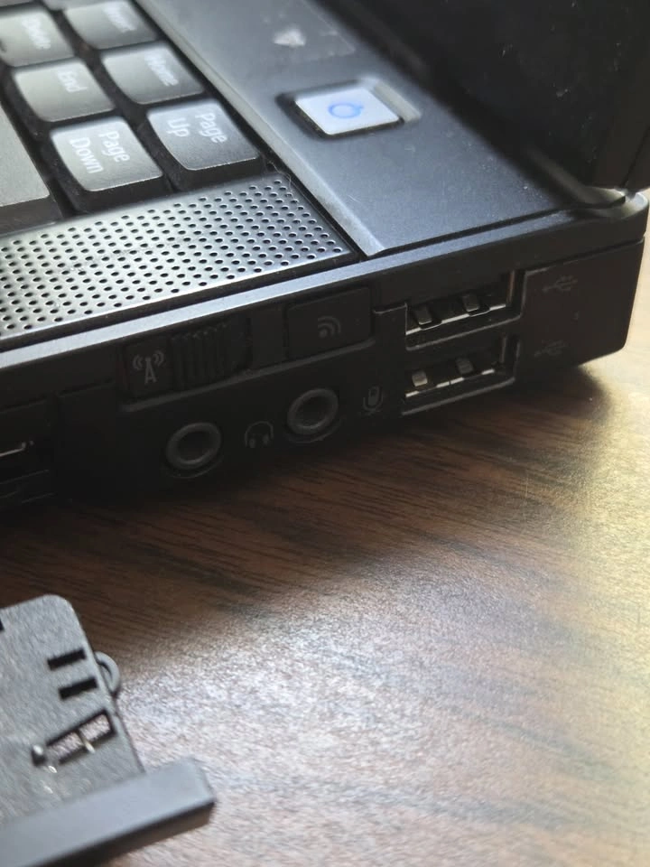 Working Vintage Dell Latitude Laptop - Working Windows XP Pro - photo 4