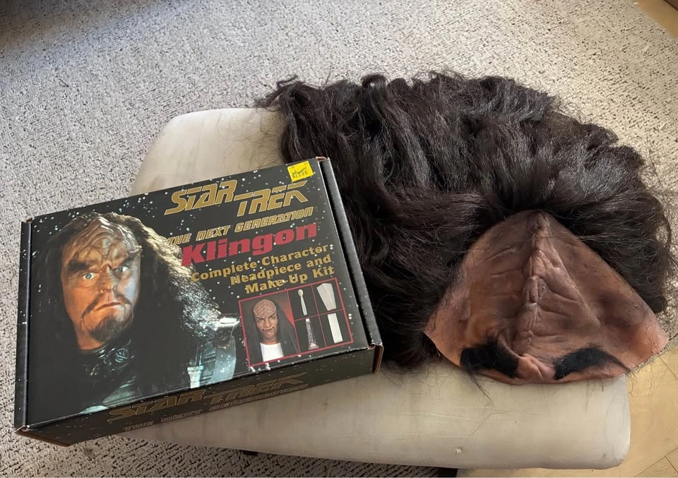 1994 Star Trek: The Next Generation Klingon Headpiece Kit - photo 3