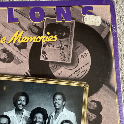 The Velons Come and Get The Memories LP Solid Smoke 1981 - photo 2