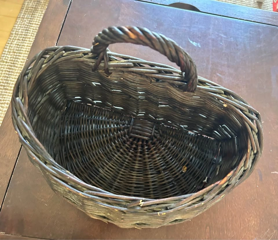 Vintage Dark Brown Woven Wicker Wall Basket - photo 2