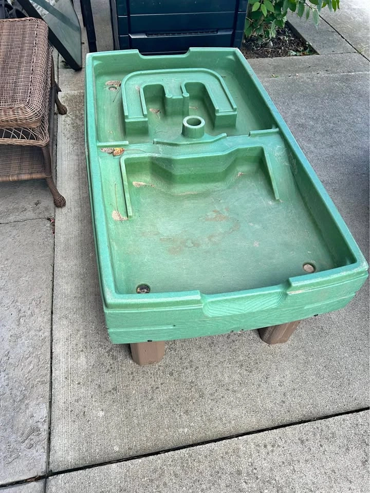 Step2 Naturally Playful Sand & Water Table