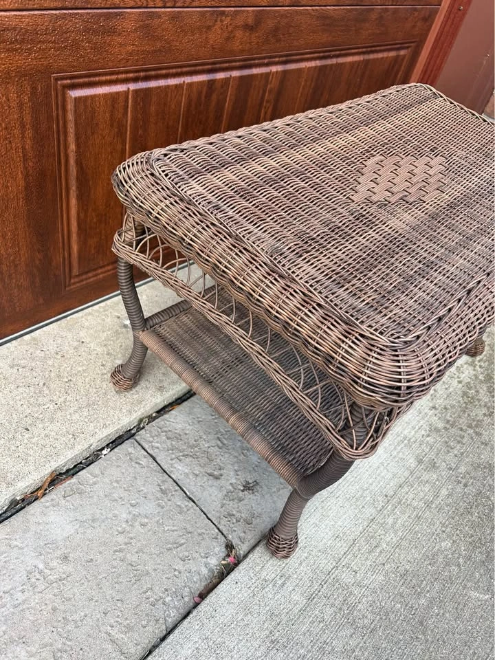 Brown Wicker Side Table - photo 2