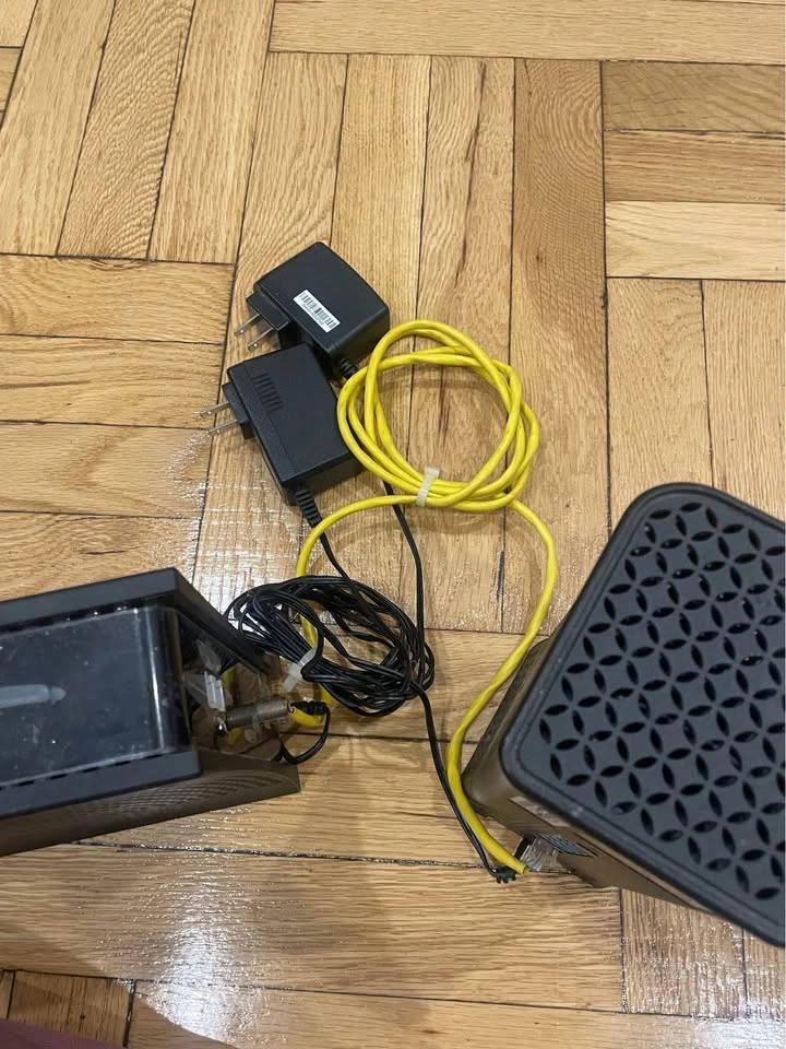 Spectrum Router and Modem - photo 2