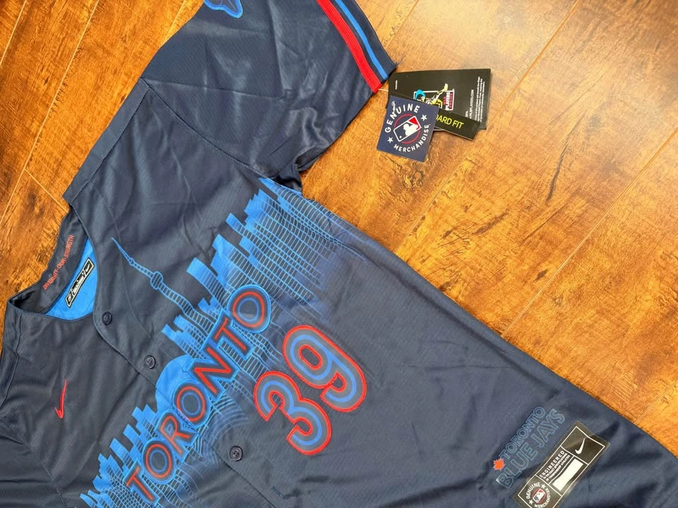 Trey Yesavage - City Connect - Toronto Blue Jays jersey M,L - photo 3