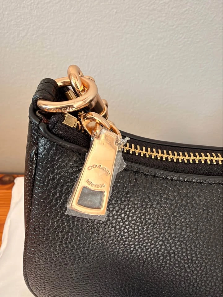 Coach Teri Shoulder Bag Black Pebbled Leather - photo 5
