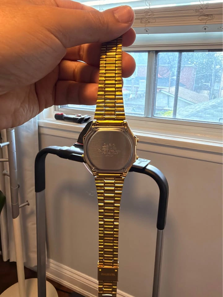 Casio Watch Digital Gold - photo 3