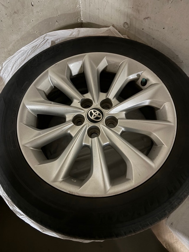 Toyota 16" Alloy Wheels and Hankook Tires