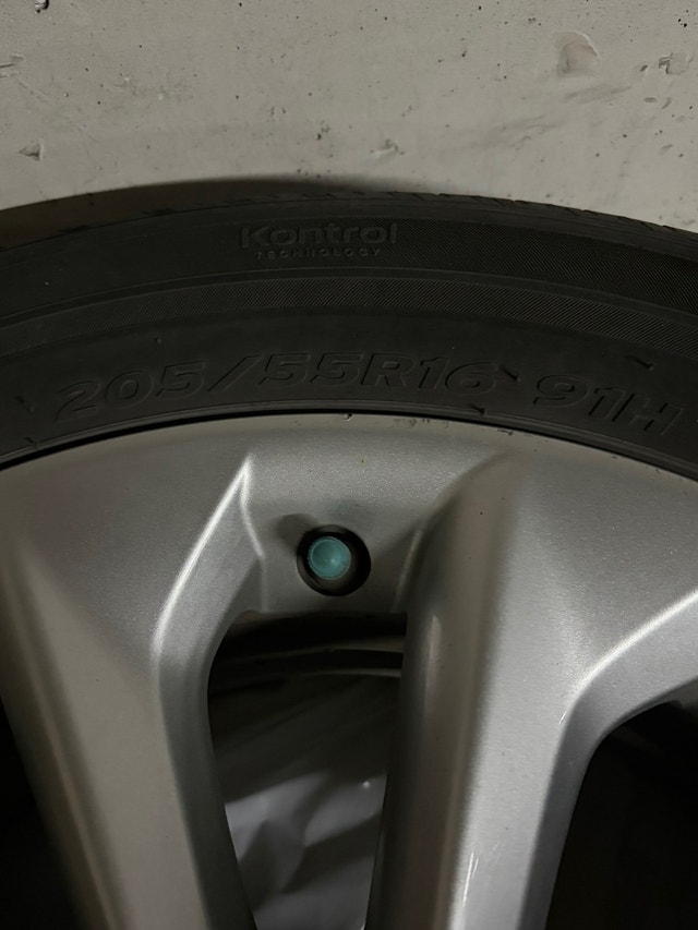 Toyota 16" Alloy Wheels and Hankook Tires - photo 2