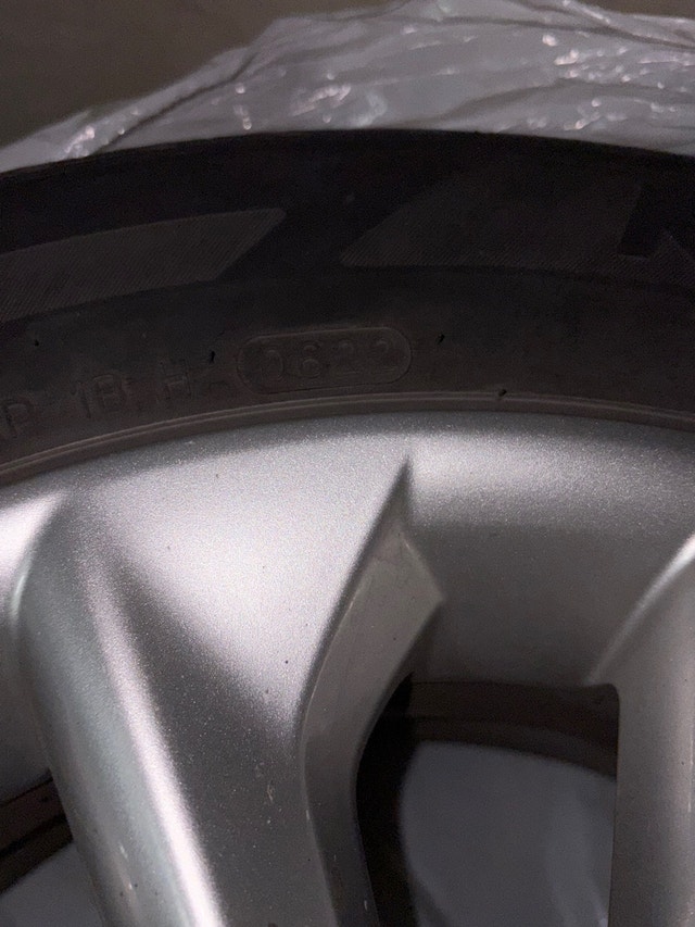 Toyota 16" Alloy Wheels and Hankook Tires - photo 4