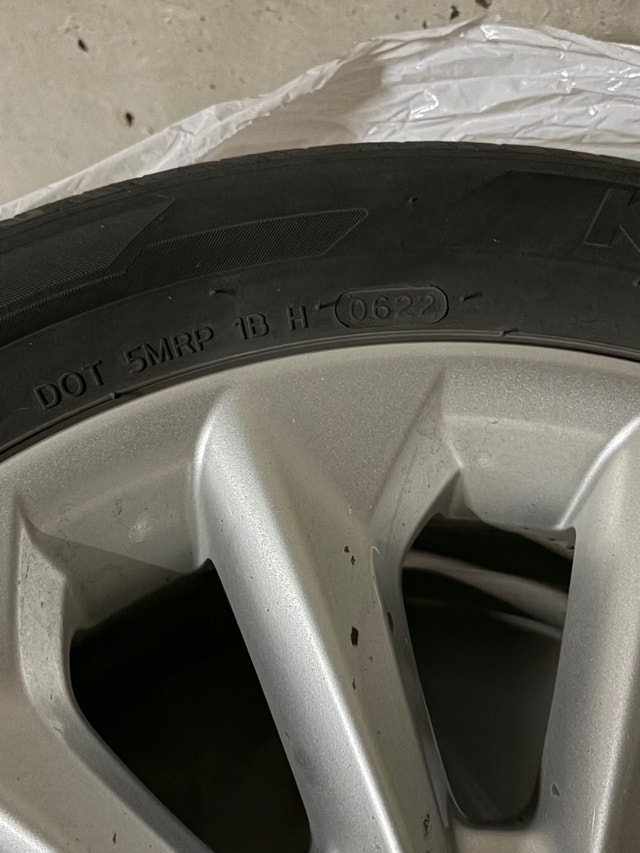 Toyota 16" Alloy Wheels and Hankook Tires - photo 5