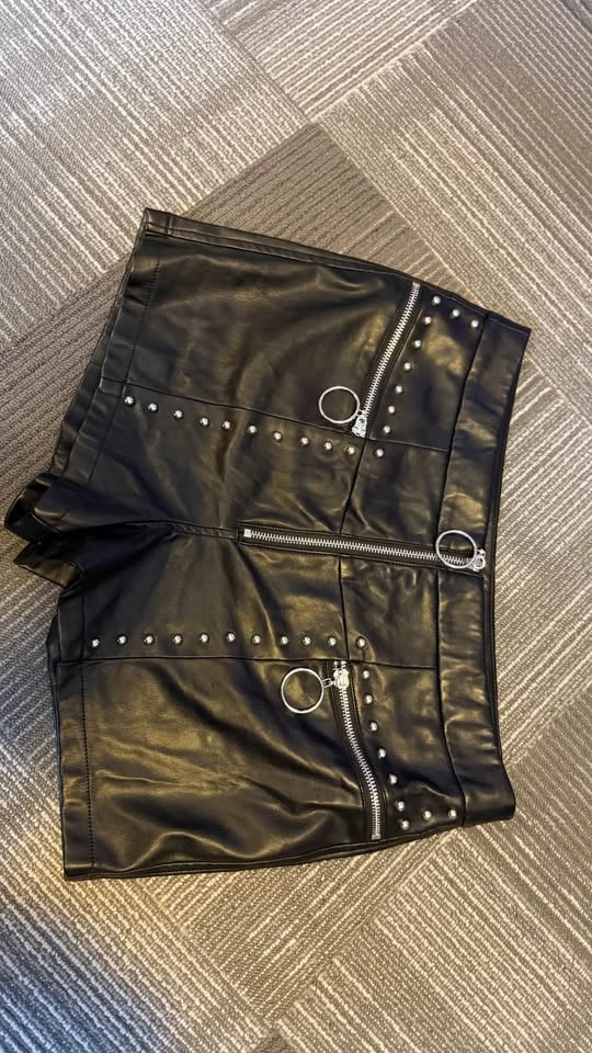 KILLSTAR LEIGH SHORTS - Vegan Leather - Large - photo 2