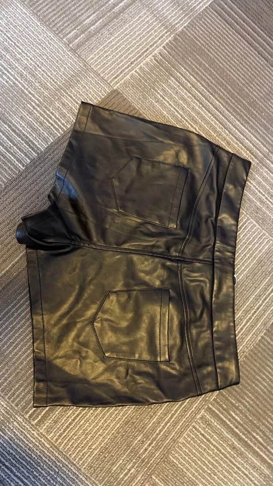 KILLSTAR LEIGH SHORTS - Vegan Leather - Large - photo 3