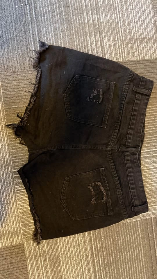 Black distressed shorts - XL - photo 2