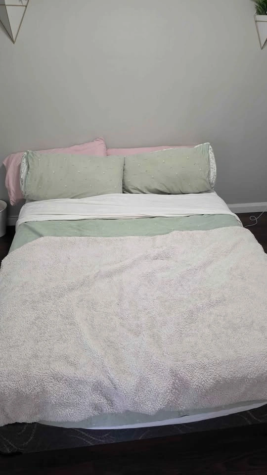 Queen Bed - photo 2